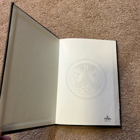VINTAGE FENDI PHONE/ADDRESS BOOK - Picture 4 of 6